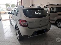 Usata Dacia Sandero Stepway 90 CV (66 kW) 2015 Grigio Monovolume