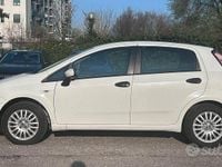 Usata Fiat Punto Street 69 CV (50 kW) 2014 Bianco Utilitaria