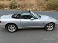 Usata Mazda MX5 110 CV (80 kW) 1999 Grigio Cabrio