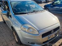 Usata Fiat Punto 90 CV (66 kW) 2007 Grigio Utilitaria
