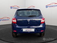 Usata Dacia Sandero Lauréate 75 CV (55 kW) 2015 Blu Berlina