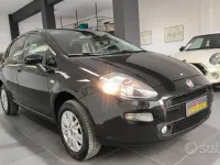 Usata Fiat Punto Lounge 70 CV (51 kW) 2015 Nero Utilitaria