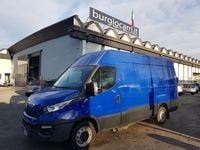 Usata Iveco Daily 136 CV (100 kW) 2015 Blu Berlina