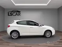 Usata Alfa Romeo Giulietta Super 120 CV (88 kW) 2018 Bianco Utilitaria