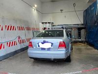 Usata VW Bora 101 CV (74 kW) 2001 Grigio Berlina