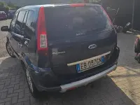 Usata Ford Fusion 76 CV (55 kW) 2010 Bluazzurro Utilitaria