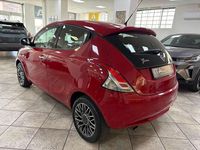 Usata Lancia Ypsilon Gold 69 CV (50 kW) 2016 Rosso Utilitaria