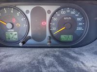 Begagnad Ford Fiesta 2002 Grå Sedan
