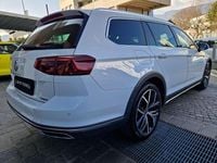 Usata VW Passat Alltrack 200 CV (147 kW) 2023 Gletscherweiß metallic Station wagon