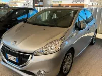 Usata Peugeot 208 Access 82 CV (60 kW) 2014 Grigio Utilitaria