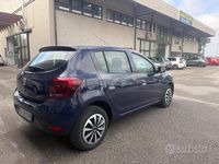 Usata Dacia Sandero Lauréate 90 CV (66 kW) 2017 Blu Berlina