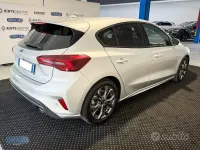 Usata Ford Focus ST-Line 116 CV (85 kW) 2025 Grigio Berlina