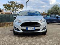 Usata Ford Fiesta 75 CV (55 kW) 2015 Argento Berlina
