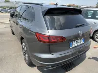 Usata VW Touareg Style 231 CV (169 kW) 2019 Grigio SUV