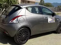 Usata Lancia Ypsilon 69 CV (50 kW) 2011 Grigio Utilitaria
