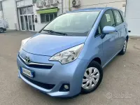 Gebraucht Toyota Verso-S 90 PS (66 kW) 2012 Blau Van / Kleinbus