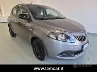 Usata Lancia Ypsilon Silver 69 CV (50 kW) 2021 Grigio scuro Utilitaria