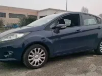 Usata Ford Fiesta Titanium 82 CV (60 kW) 2010 Bluazzurro Berlina