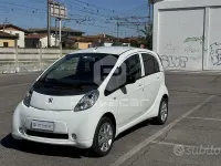 Usata Peugeot iON Active 35 kW (48 CV) 2012 Bianco Utilitaria