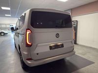 Usata VW Caravelle Life 150 CV (110 kW) 2025 Light grey metallizzato Furgone