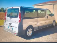 Begagnad Renault Trafic 114 HK (83 kW) 2007 Grå Minibuss