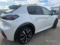 Gebraucht Peugeot 208 GT 101 PS (74 kW) 2020 Weiß Kleinwagen