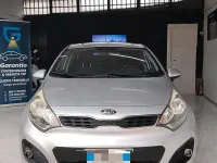 Usata Kia Rio 75 CV (55 kW) 2013 Grigio Berlina