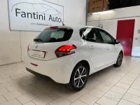 Usata Peugeot 208 Allure 82 CV (60 kW) 2018 Bianco Utilitaria