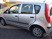 Usata Mitsubishi Colt 95 CV (69 kW) 2005 Grigio Monovolume