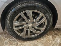 Usata Peugeot 208 Allure 101 CV (74 kW) 2023 Grigio Utilitaria