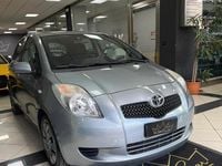 Usata Toyota Yaris Sol 84 CV (61 kW) 2006 Argento Berlina