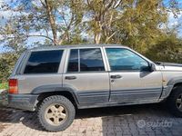 Usata Jeep Grand Cherokee 116 CV (85 kW) 1997 Grigio SUV