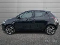 Usata Lancia Ypsilon 69 CV (50 kW) 2023 Nero Utilitaria