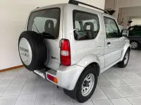 Usata Suzuki Jimny 84 CV (61 kW) 2012 Argento SUV