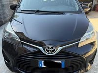 Usata Toyota Yaris Cool 69 CV (50 kW) 2017 Nero