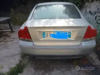 Usata Volvo S60 179 CV (131 kW) 2001 Grigio Berlina