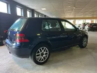 Usata VW Golf IV Highline 131 CV (96 kW) 2003 Blu Berlina