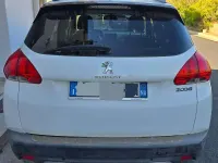 Usata Peugeot 2008 Allure 92 CV (67 kW) 2014 Bianco SUV