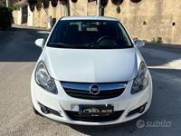 Usata Opel Corsa Edition 75 CV (55 kW) 2011 Bianco Utilitaria