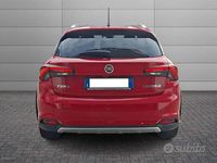 Usata Fiat Tipo Cross 101 CV (74 kW) 2021 Rosso Berlina