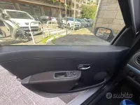 Usata Renault Clio II 75 CV (55 kW) 2007 Grigio Berlina