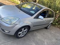 Usata Ford Fiesta 68 CV (50 kW) 2003 Grigio Utilitaria