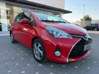 Usata Toyota Yaris Hybrid Active 73 CV (53 kW) 2017 Rosso Berlina