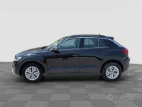 Usata VW T-Roc Life 150 CV (110 kW) 2022 Nero SUV