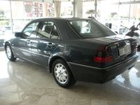 Usata Mercedes C200 192 CV (141 kW) 1998 Nero Berlina