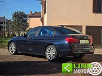 Usata BMW 330 Advantage 258 CV (189 kW) 2015 Blu Berlina