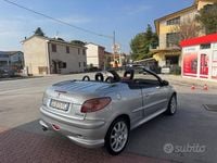 Usata Peugeot 206 CC 108 CV (79 kW) 2002 Grigio Cabrio