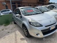Usata Renault Clio II Dynamique 72 CV (52 kW) 2010 Grigio Berlina