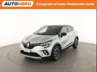 Usata Renault Captur 140 CV (102 kW) 2023 Grigio SUV