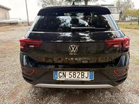 Usata VW T-Roc Life 116 CV (85 kW) 2023 Nero SUV